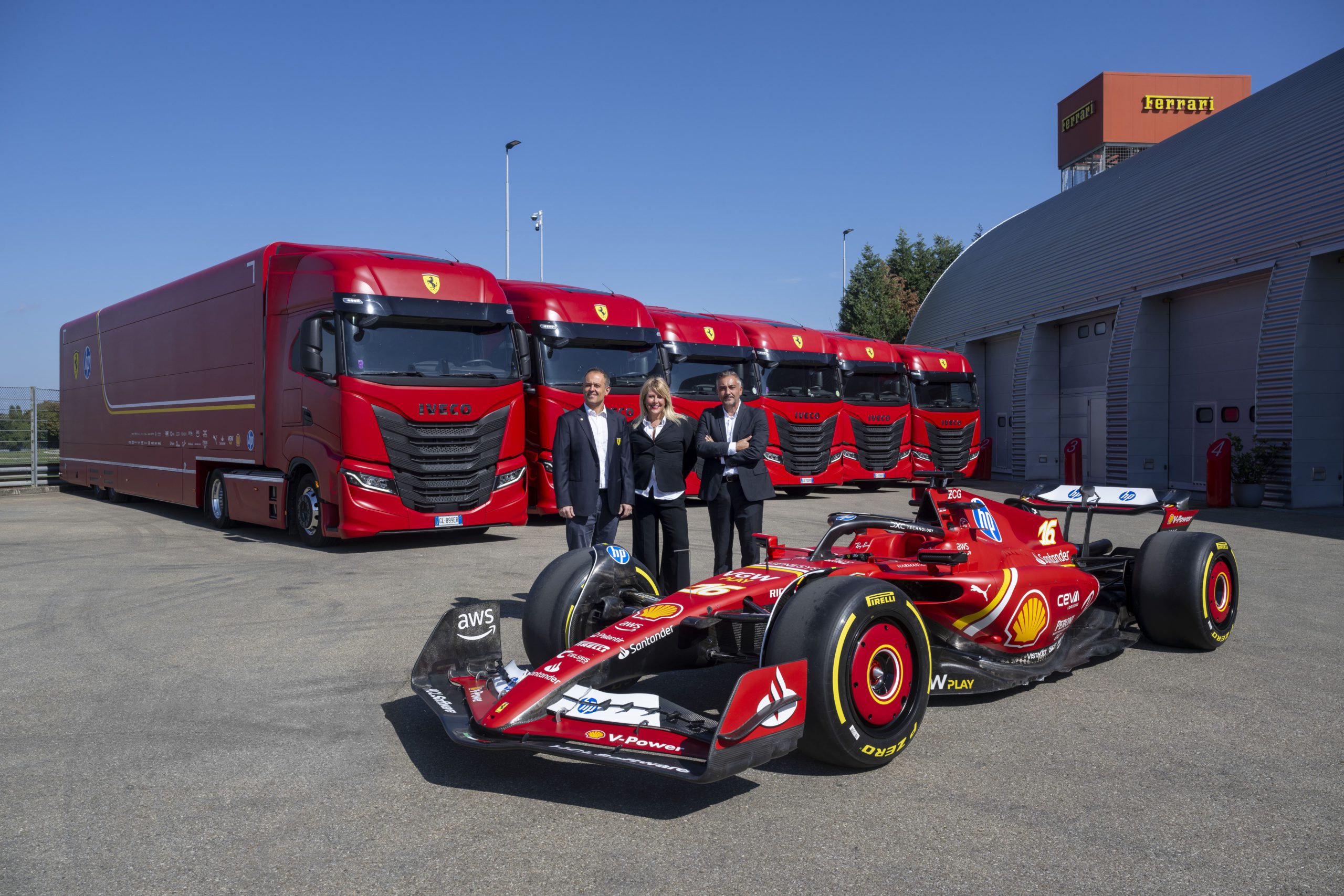 IVECO i Ferrari przedstawiciele