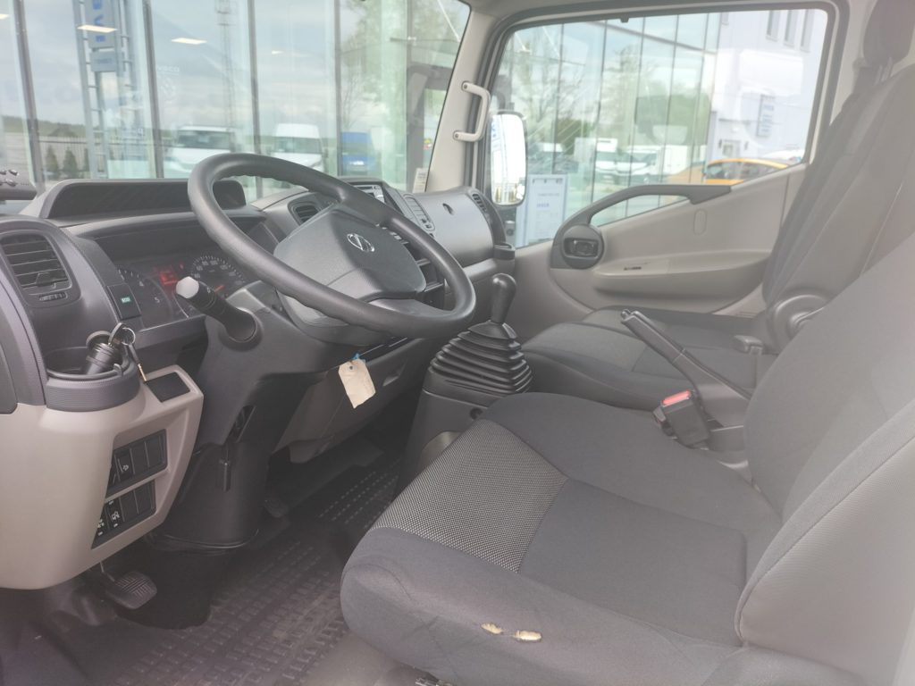 Nissan Cabstar NT400