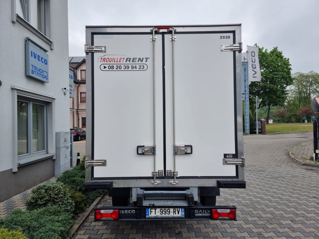iveco daily 35s16 chłodnia