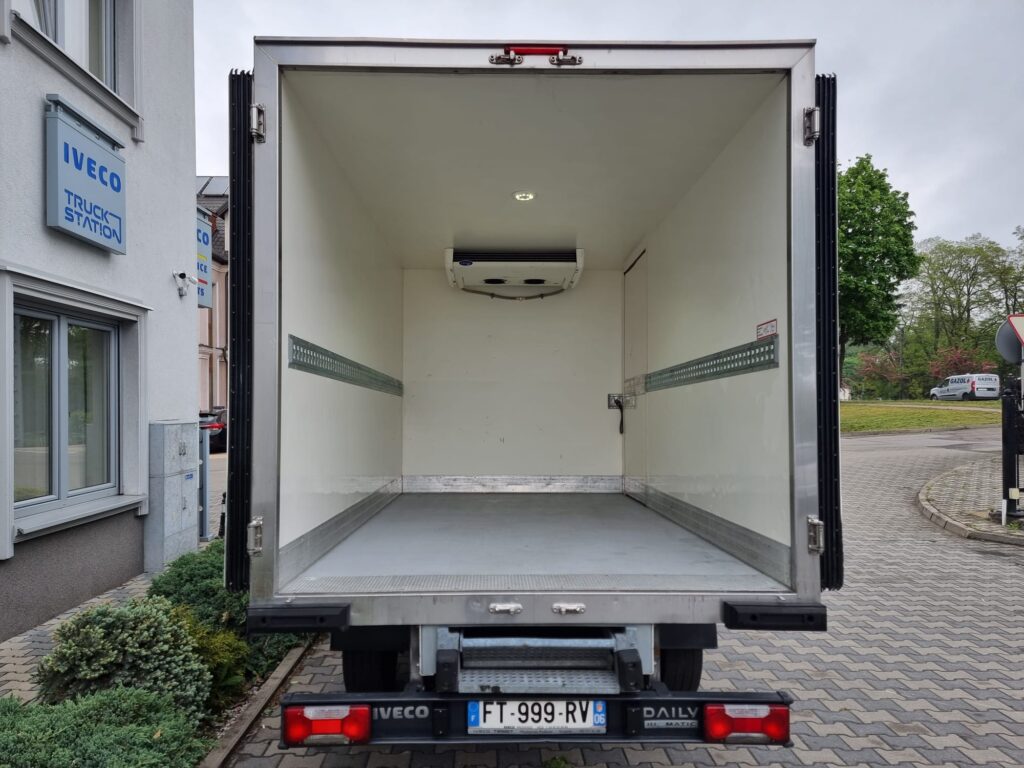 iveco daily 35s16 chłodnia
